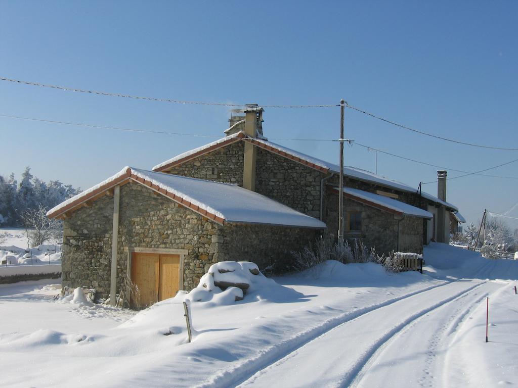 La Ferme Des Genets Bed and Breakfast Medeyrolles Exteriör bild