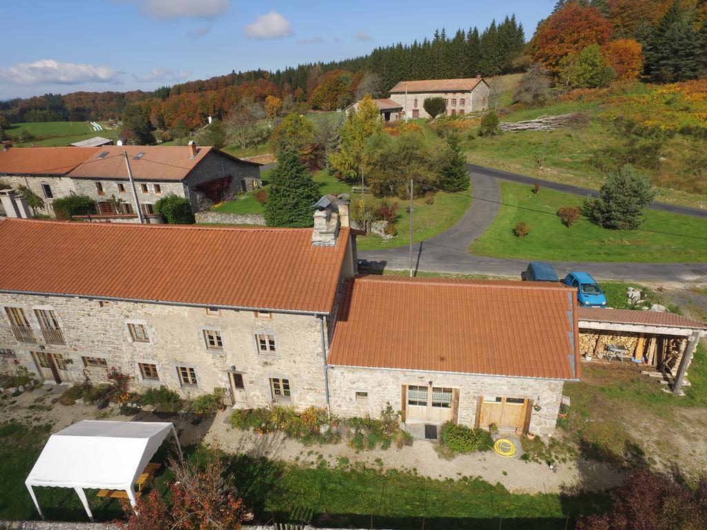 La Ferme Des Genets Bed and Breakfast Medeyrolles Exteriör bild