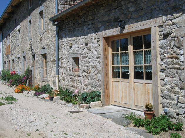 La Ferme Des Genets Bed and Breakfast Medeyrolles Exteriör bild